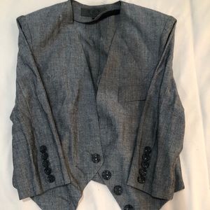 cropped bold shoulder jacket